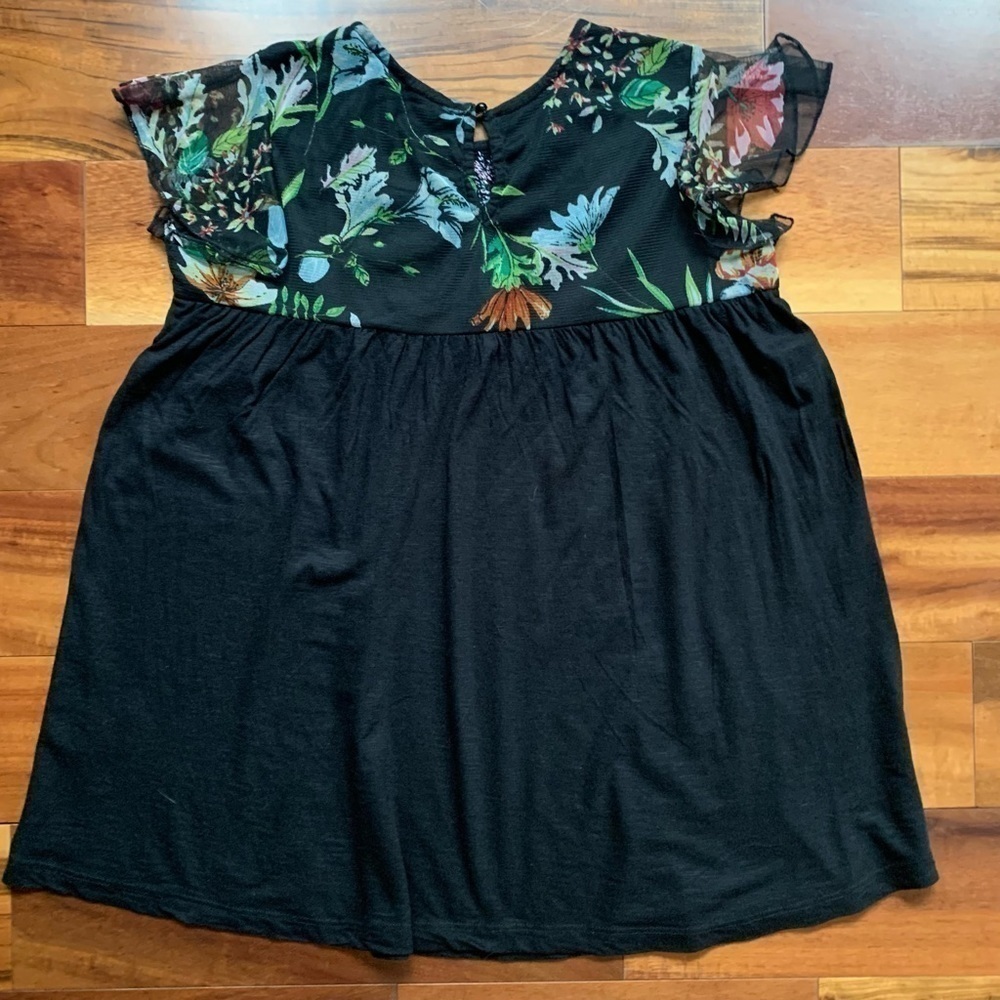 Hannah Embroidered Floral Top - Picture 5 of 6